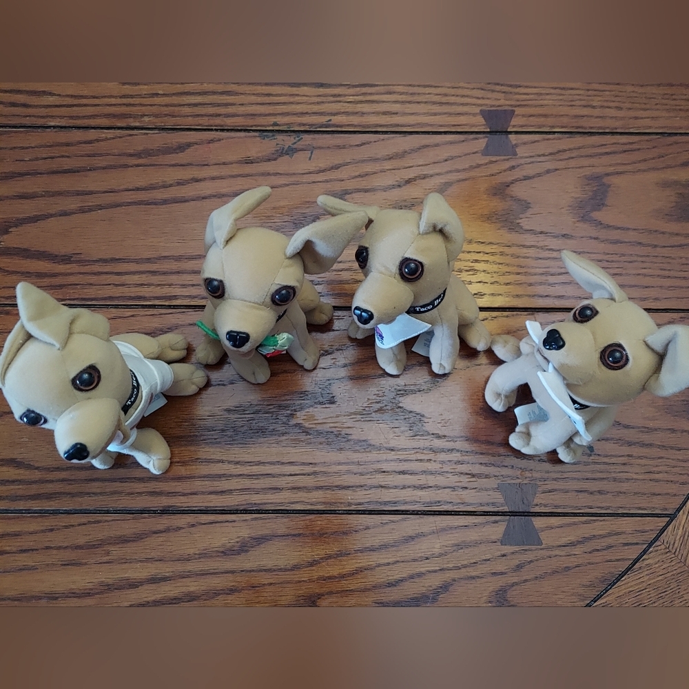 TACO BELL CHIHUAHUAS Vintage 90s Taco Bell dogs